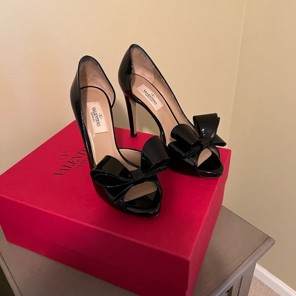 Valentino Garavani pumps